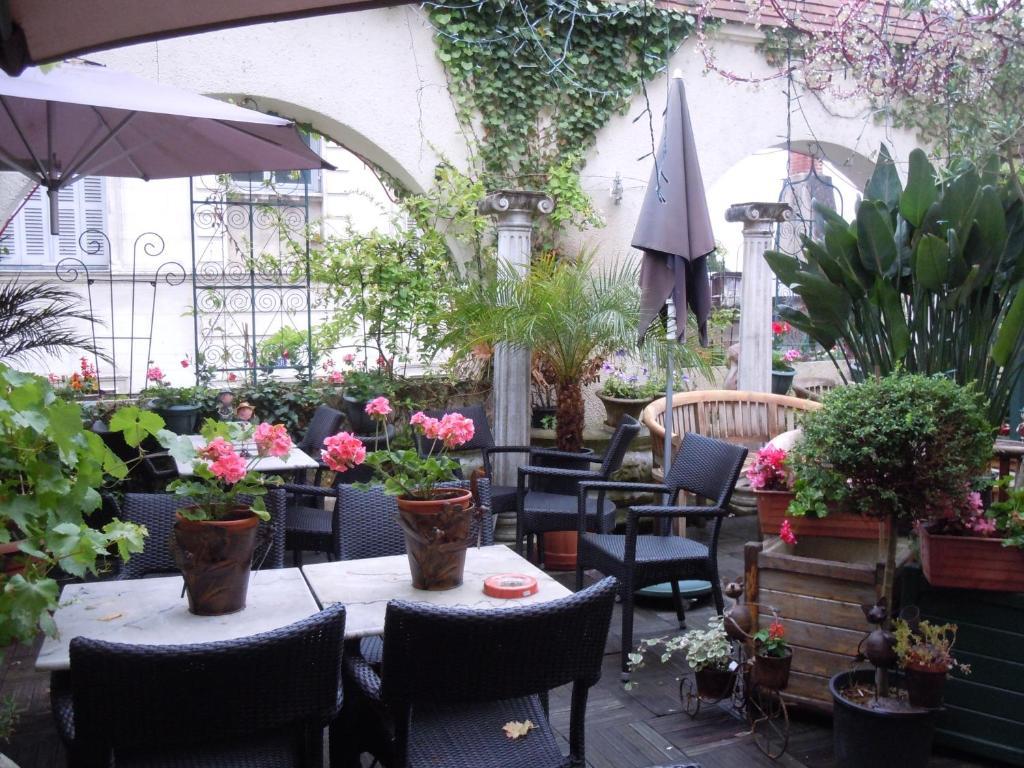 Hotel La Croix Blanche Montrichard Exterior foto