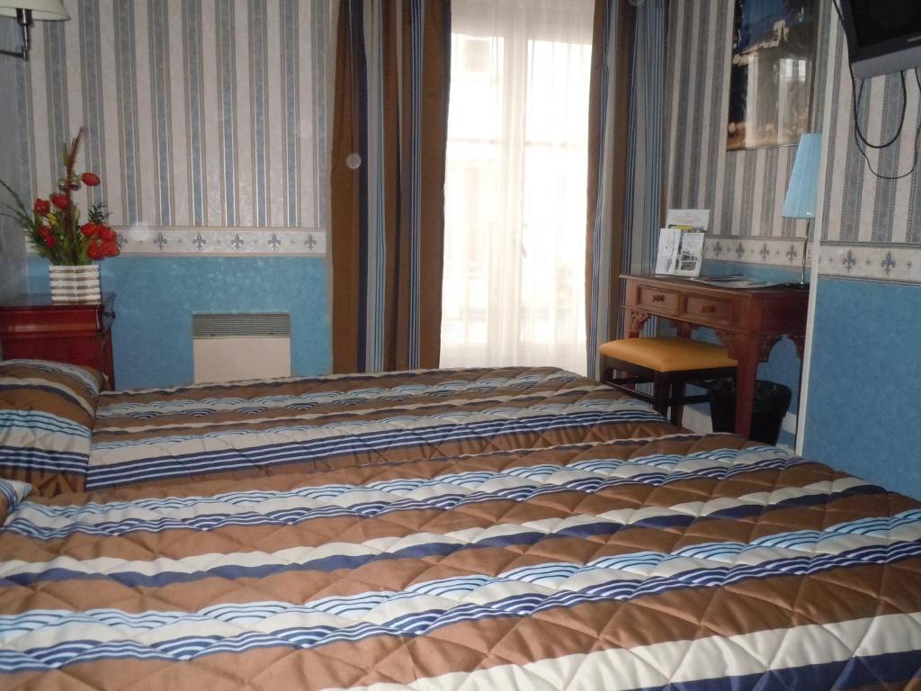 Hotel La Croix Blanche Montrichard Habitación foto