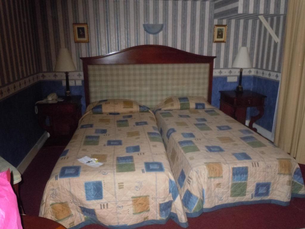 Hotel La Croix Blanche Montrichard Habitación foto